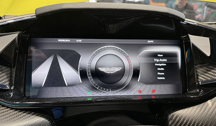 Anzeigen des neuen Aston Martin Vantage - zu sehen am 09.+10.03.2024 in der Motorworld M&uuml;nchen (&copy;Foto:Martin Schmitz)